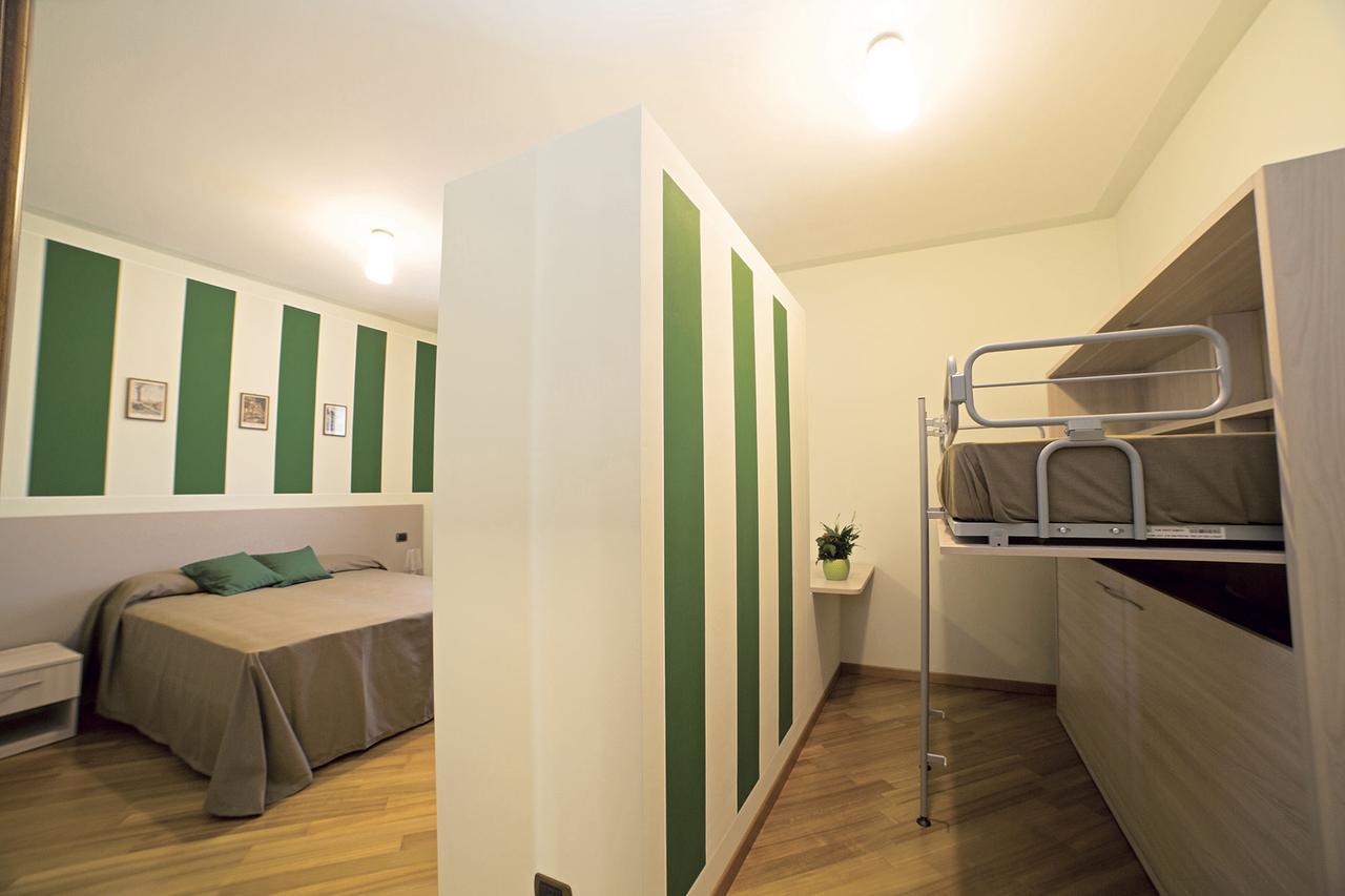 Camera Familiare con Bagno Privato